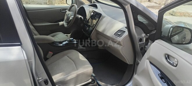 Nissan Leaf-11