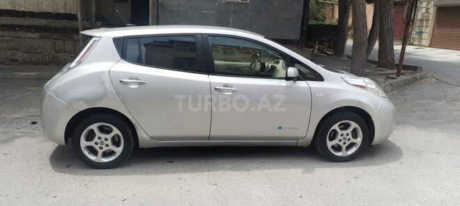 Nissan Leaf-5