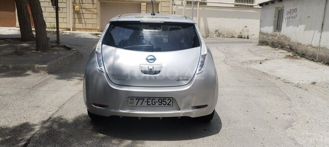 Nissan Leaf-8