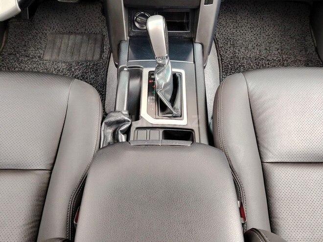 Toyota Land Cruiser Prado-11