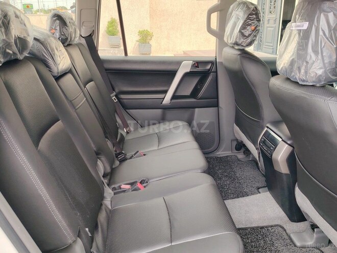 Toyota Land Cruiser Prado-16