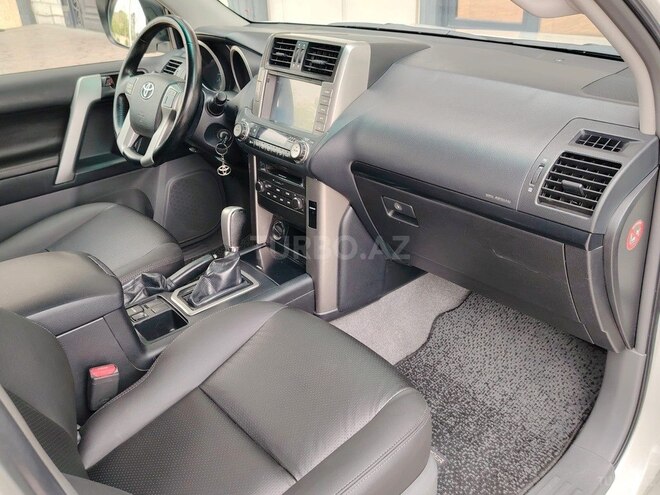 Toyota Land Cruiser Prado-14