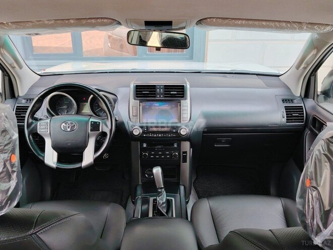 Toyota Land Cruiser Prado-10