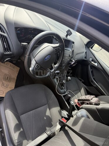 Ford Focus-6