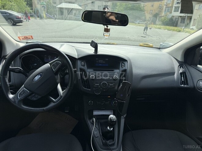 Ford Focus-7