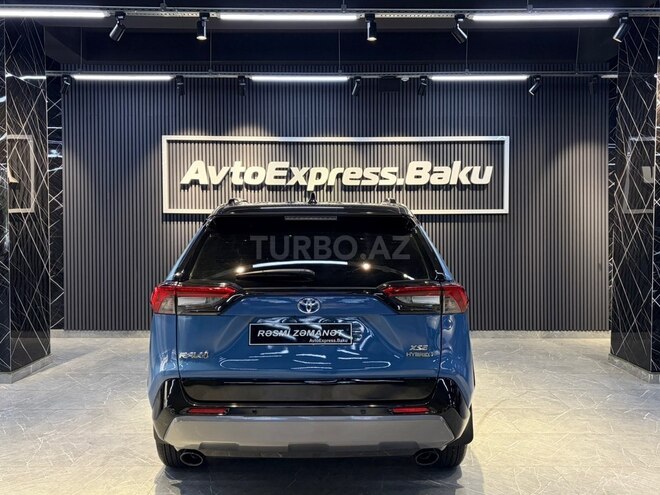 Toyota RAV4-6