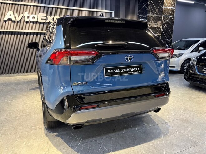 Toyota RAV4-3