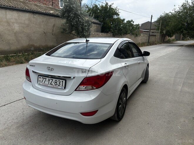 Hyundai Accent-8