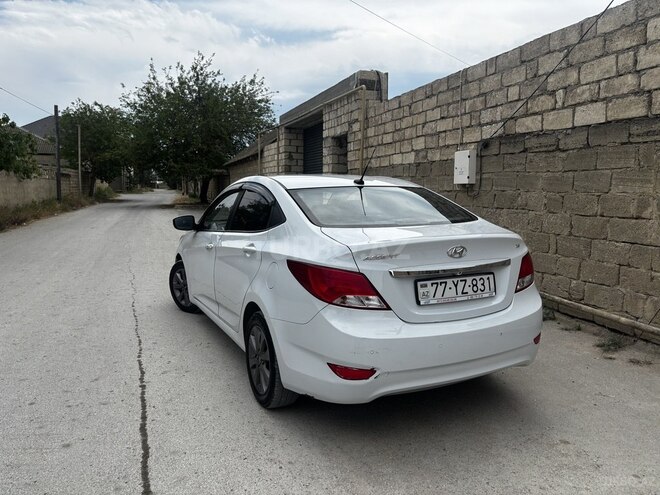 Hyundai Accent-6
