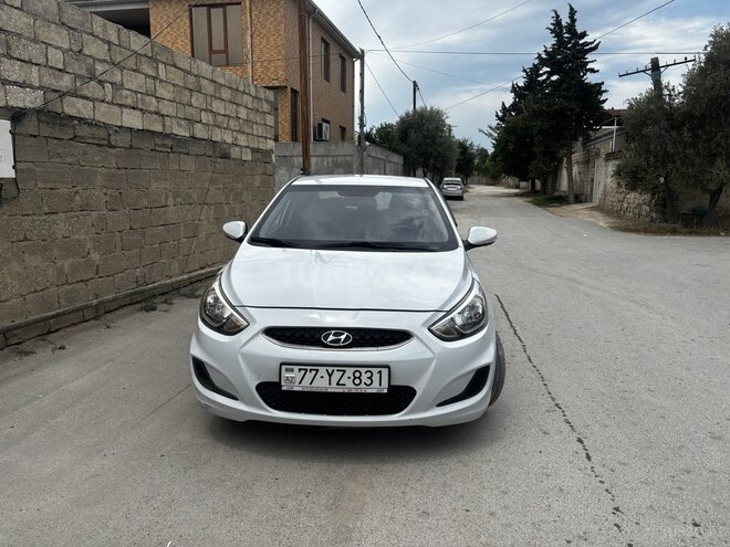 Hyundai Accent-2