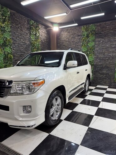 Toyota Land Cruiser-3
