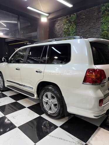 Toyota Land Cruiser-7