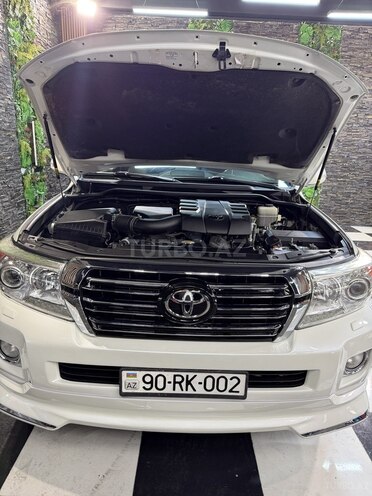 Toyota Land Cruiser-8