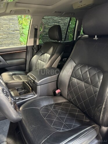 Toyota Land Cruiser-12