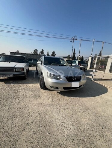 Hyundai Sonata-6