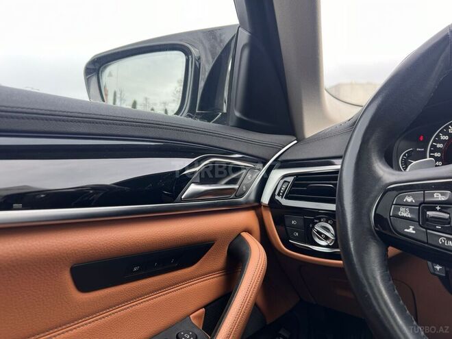 BMW 520d-12