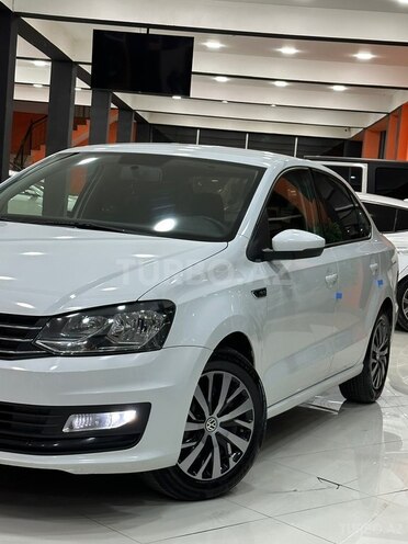 Volkswagen Polo-2