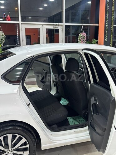 Volkswagen Polo-19