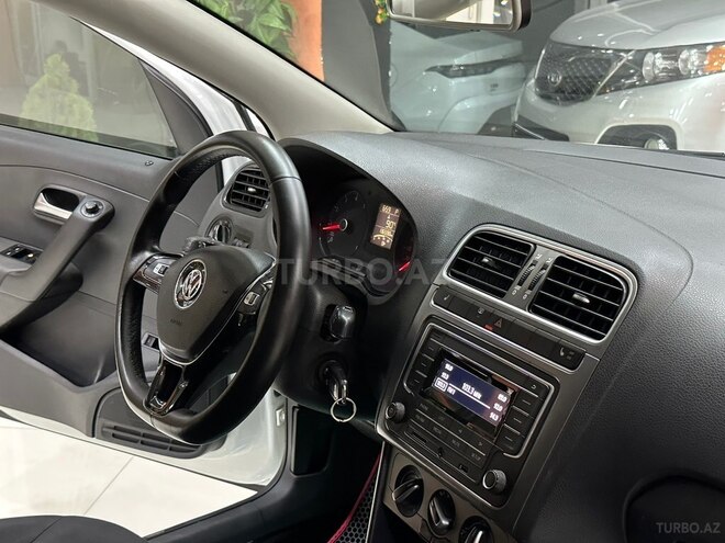 Volkswagen Polo-16