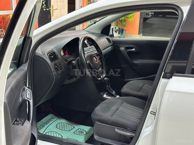 Volkswagen Polo-14