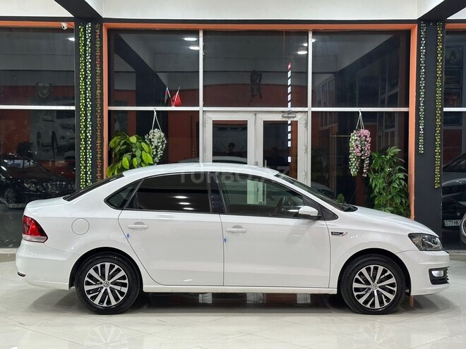 Volkswagen Polo-11