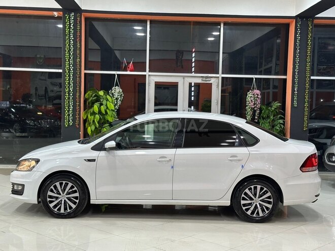 Volkswagen Polo-10