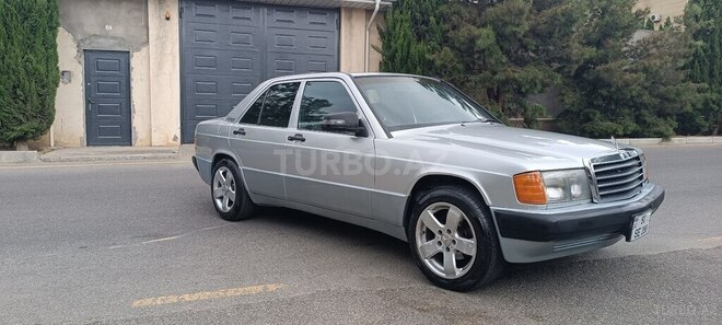 Mercedes 190-2