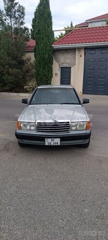 Mercedes 190-1