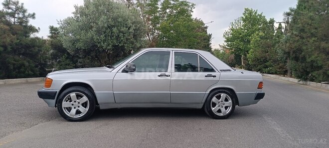 Mercedes 190-5