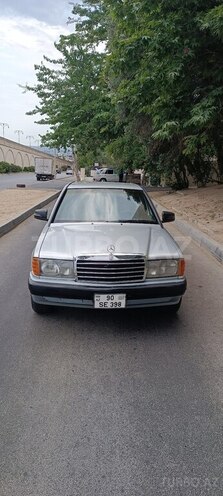 Mercedes 190-8