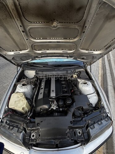 BMW 325-6
