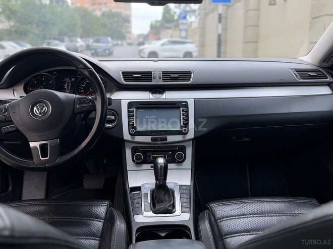 Volkswagen Passat CC-8