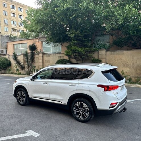 Hyundai Santa Fe-4