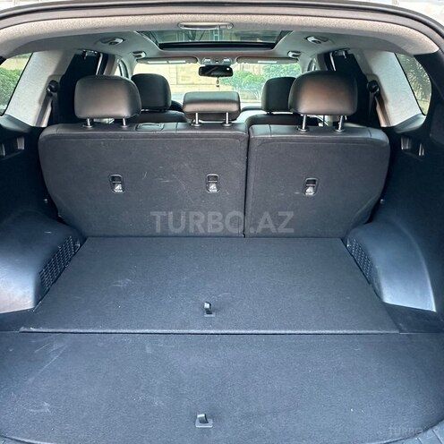 Hyundai Santa Fe-13