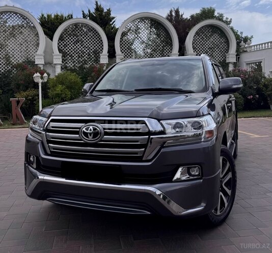 Toyota Land Cruiser-3