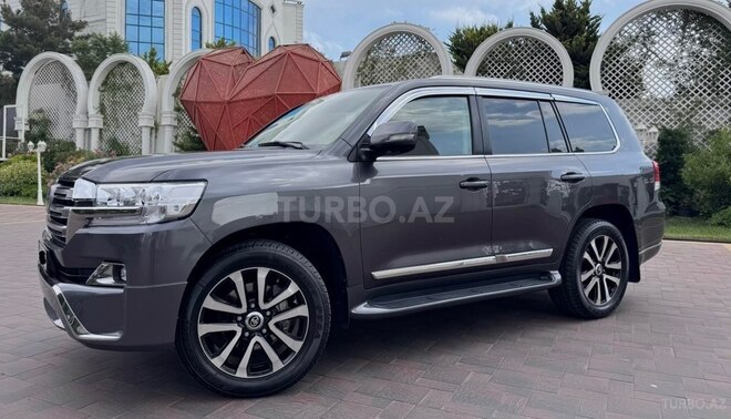 Toyota Land Cruiser-7