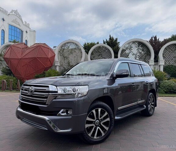 Toyota Land Cruiser-6