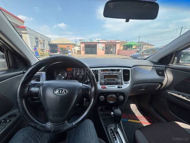 Kia Rio-10