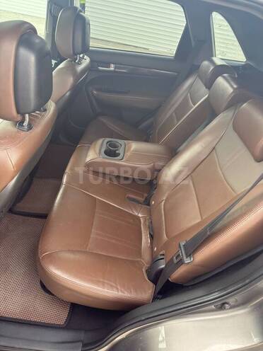 Kia Sorento-12