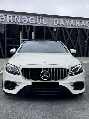 Mercedes E 300 d-1