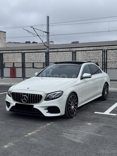 Mercedes E 300 d-3