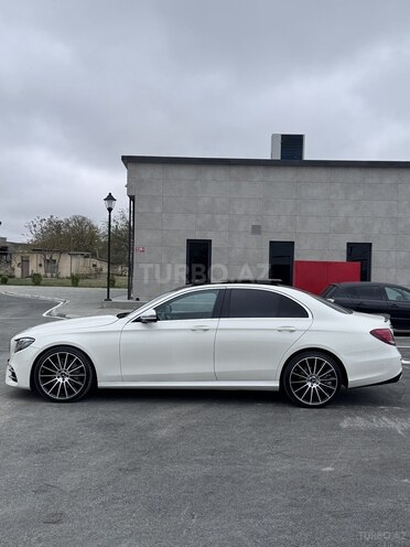 Mercedes E 300 d-7