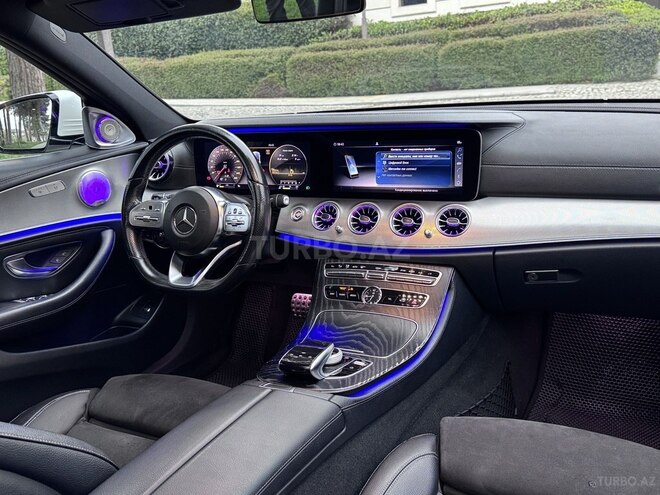 Mercedes E 300 d-13