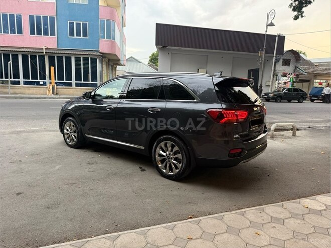 Kia Sorento-13