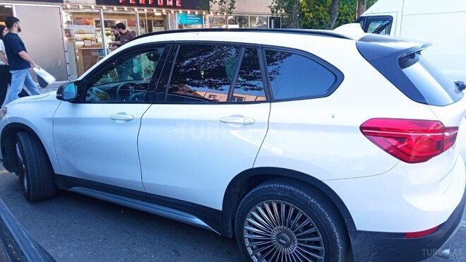 BMW X1-3