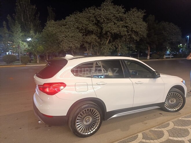 BMW X1-8
