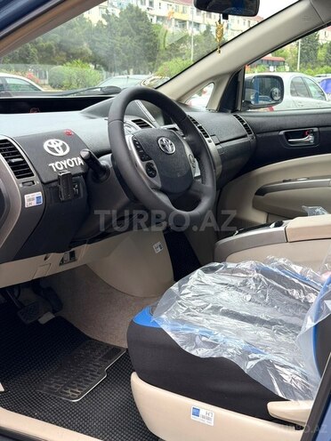 Toyota Prius-5
