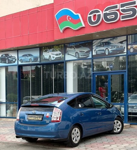 Toyota Prius-12