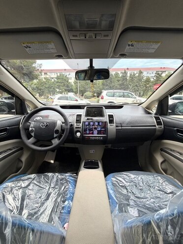 Toyota Prius-8
