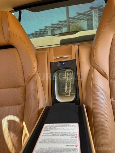 Porsche Panamera 4S-16